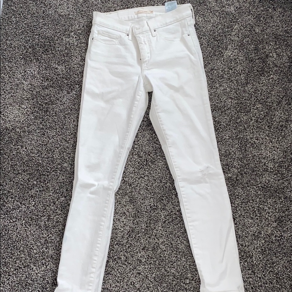 Levi’s 311 Shaping Skinny white jeans